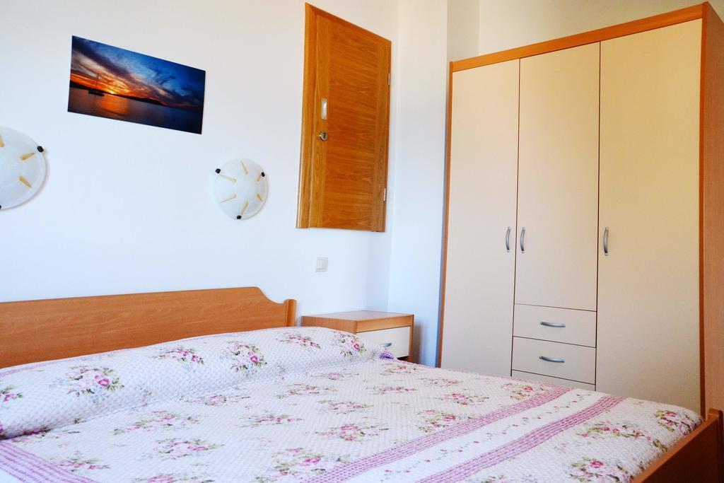 Apartments Buturi Солине Экстерьер фото