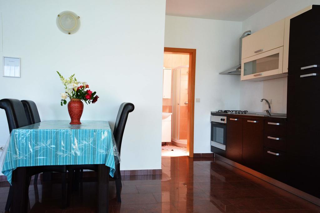 Apartments Buturi Солине Экстерьер фото
