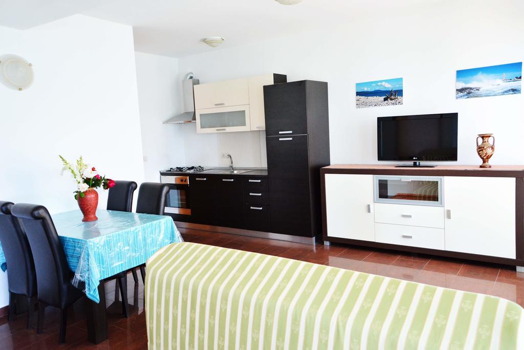 Apartments Buturi Солине Экстерьер фото