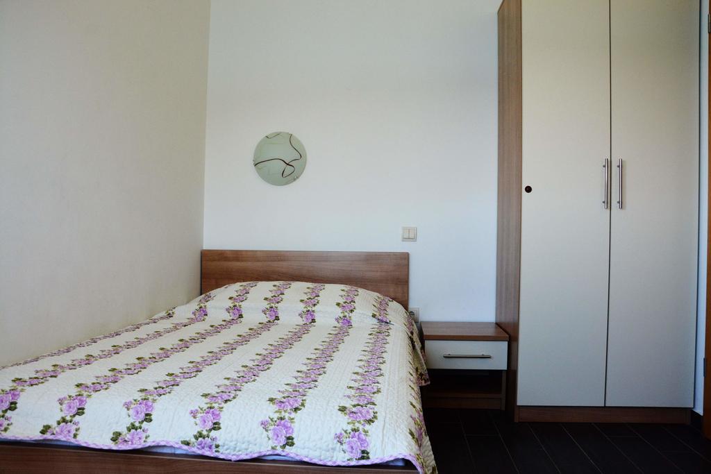 Apartments Buturi Солине Экстерьер фото