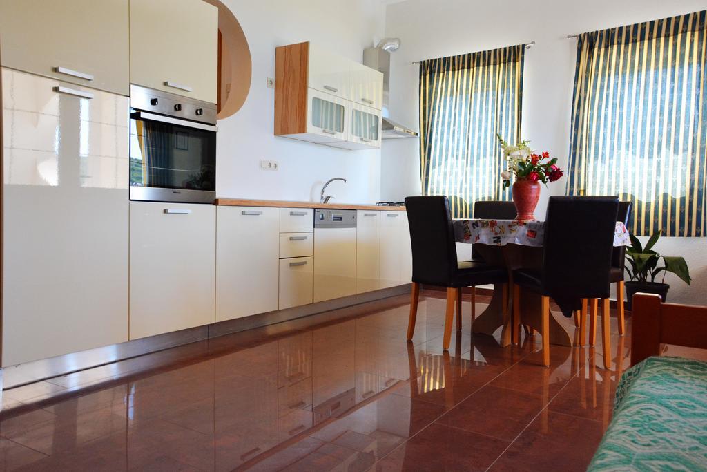 Apartments Buturi Солине Экстерьер фото