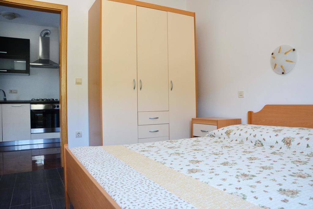 Apartments Buturi Солине Экстерьер фото
