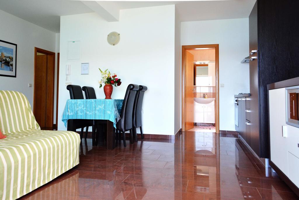 Apartments Buturi Солине Экстерьер фото