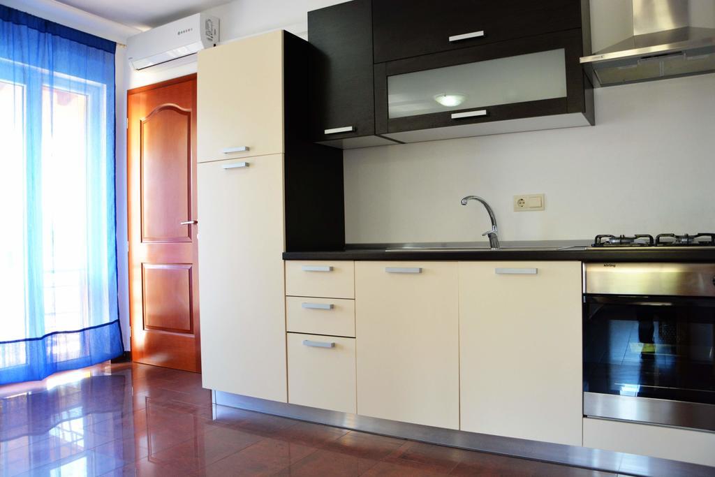 Apartments Buturi Солине Экстерьер фото