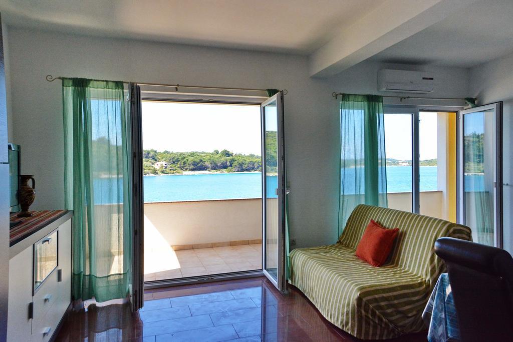 Apartments Buturi Солине Экстерьер фото